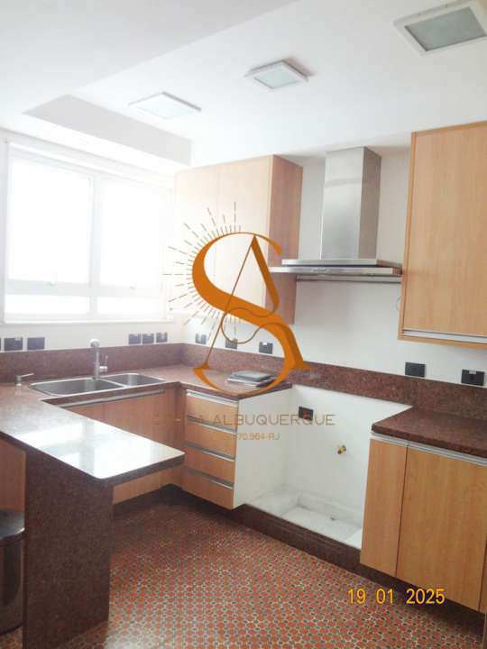 2º Cozinha - 1º pavimento - 55