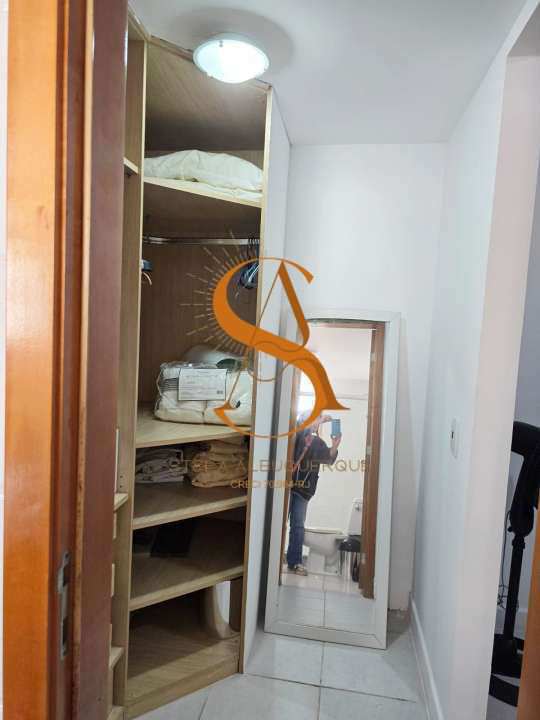 CLOSET - 24