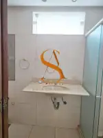 banheiro em frente ao 2º quarto - 16