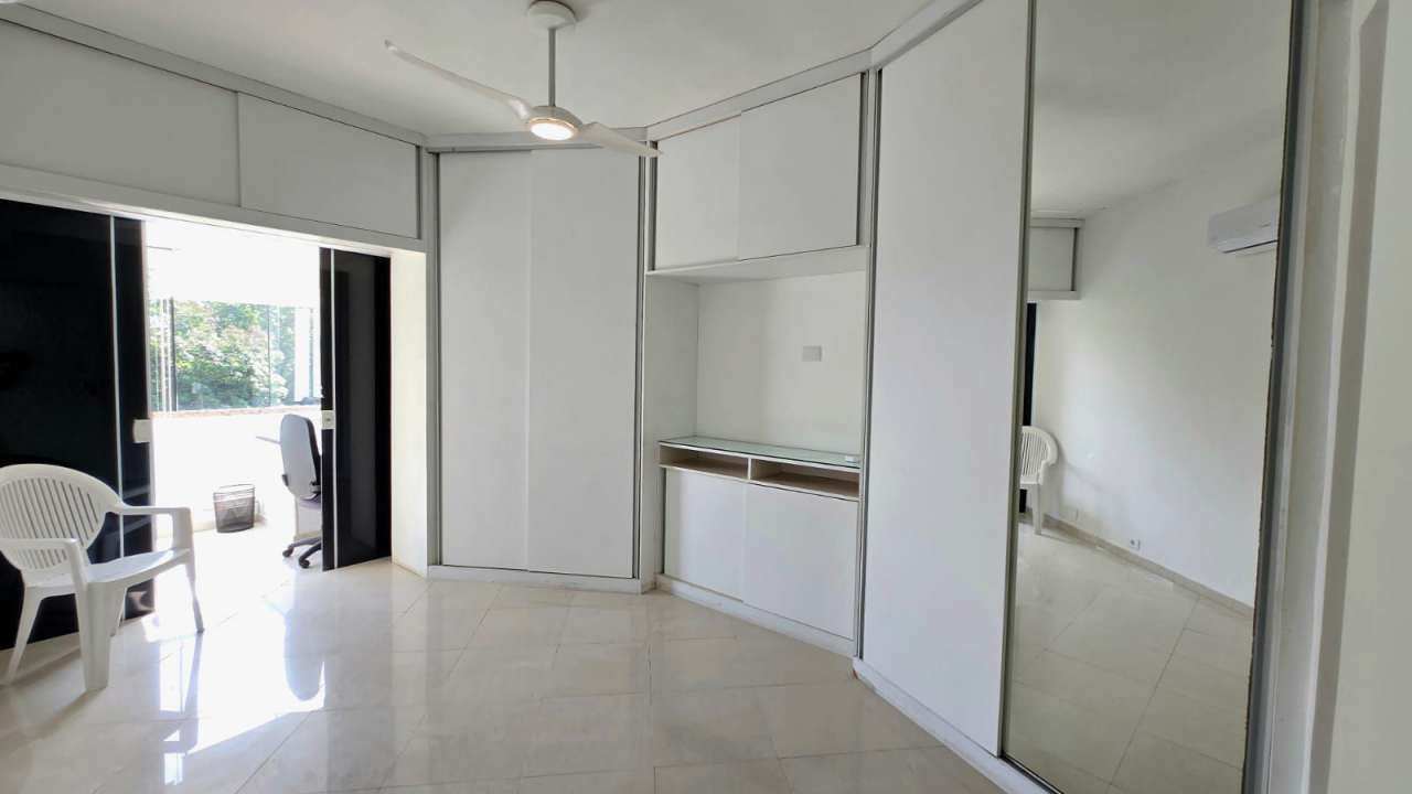 Lazer e ônibus - Apartamento com lazer completo à venda Avenida Prefeito Dulcídio Cardoso, Barra da Tijuca, Rio de Janeiro - R$ 1.280.000 - VRFCM