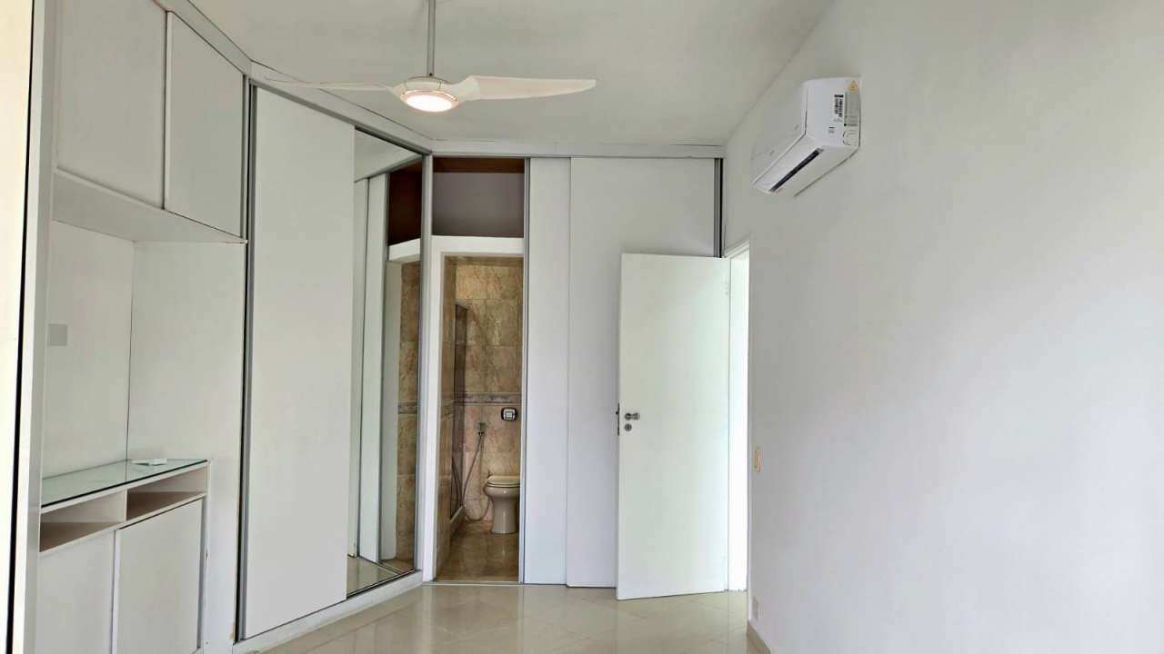 Lazer e ônibus - Apartamento com lazer completo à venda Avenida Prefeito Dulcídio Cardoso, Barra da Tijuca, Rio de Janeiro - R$ 1.280.000 - VRFCM