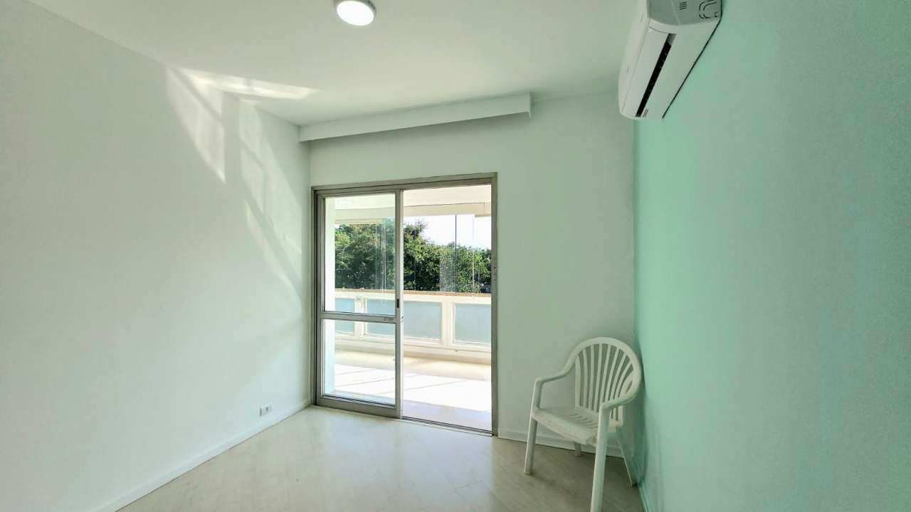Lazer e ônibus - Apartamento com lazer completo à venda Avenida Prefeito Dulcídio Cardoso, Barra da Tijuca, Rio de Janeiro - R$ 1.280.000 - VRFCM