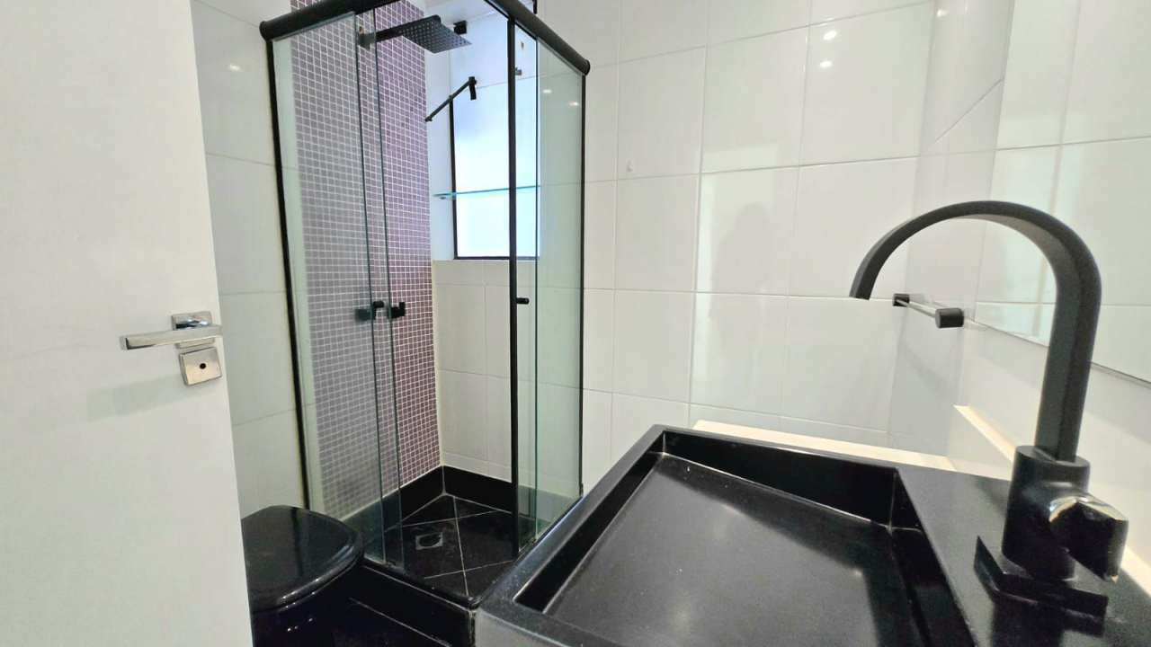 Lazer e ônibus - Apartamento com lazer completo à venda Avenida Prefeito Dulcídio Cardoso, Barra da Tijuca, Rio de Janeiro - R$ 1.280.000 - VRFCM