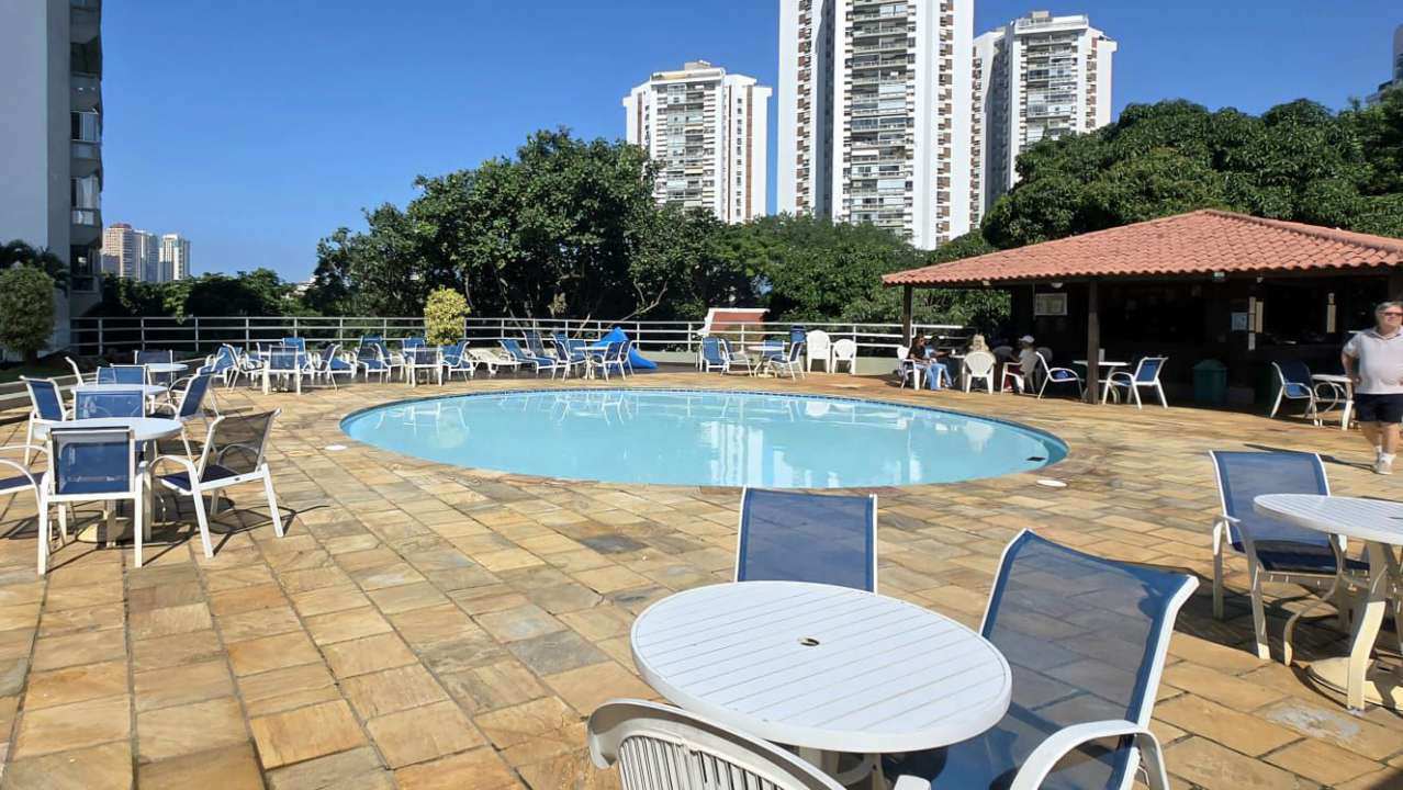 Lazer e ônibus - Apartamento com lazer completo à venda Avenida Prefeito Dulcídio Cardoso, Barra da Tijuca, Rio de Janeiro - R$ 1.280.000 - VRFCM