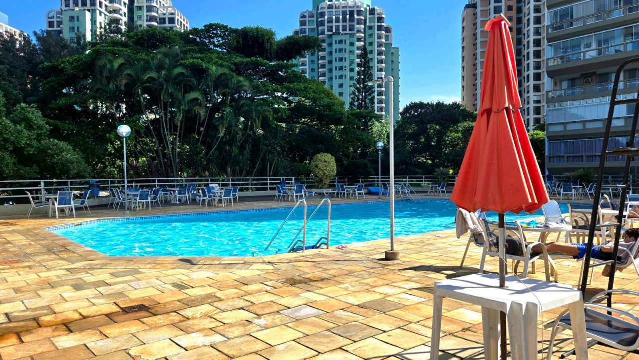 Lazer e ônibus - Apartamento com lazer completo à venda Avenida Prefeito Dulcídio Cardoso, Barra da Tijuca, Rio de Janeiro - R$ 1.280.000 - VRFCM
