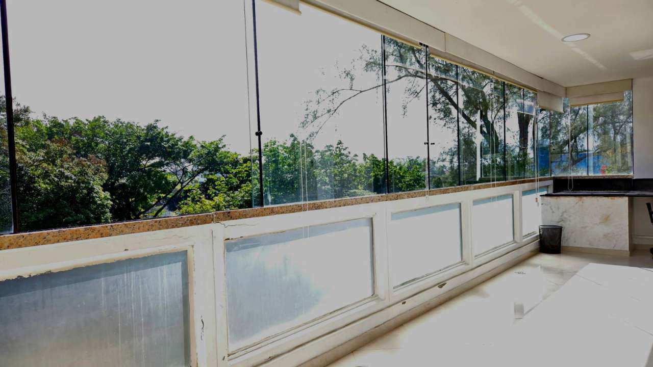 Lazer e ônibus - Apartamento com lazer completo à venda Avenida Prefeito Dulcídio Cardoso, Barra da Tijuca, Rio de Janeiro - R$ 1.280.000 - VRFCM