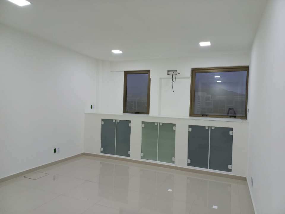 Conheça Sala Comercial 30m² para alugar Avenida Almirante Júlio de Sá Bierrenbach, Jacarepaguá, Rio de Janeiro - R$ 1.000 - BSD751 - 7 7