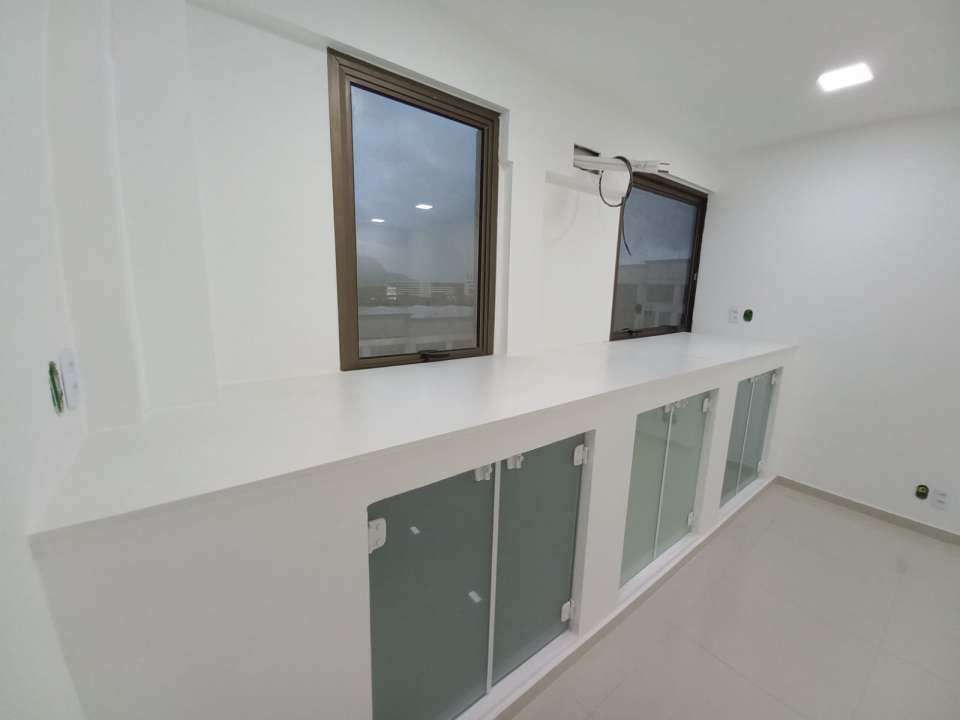Conheça Sala Comercial 30m² para alugar Avenida Almirante Júlio de Sá Bierrenbach, Jacarepaguá, Rio de Janeiro - R$ 1.000 - BSD751 - 9 9