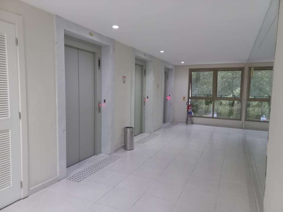 Conheça Sala Comercial 32m² para alugar Avenida Almirante Júlio de Sá Bierrenbach, Jacarepaguá, Rio de Janeiro - R$ 1.000 - ADM172 - 11 11