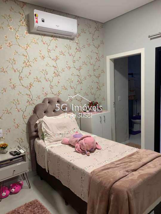 Conheça CASA NO VILLAGE LA MONTAGNE - 543 - 17 17