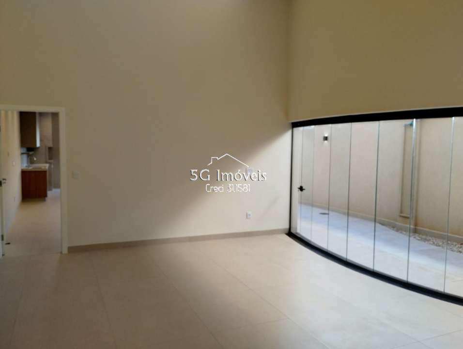 Conheça Casa no Condomínio Damha VI - 556 - 4 4
