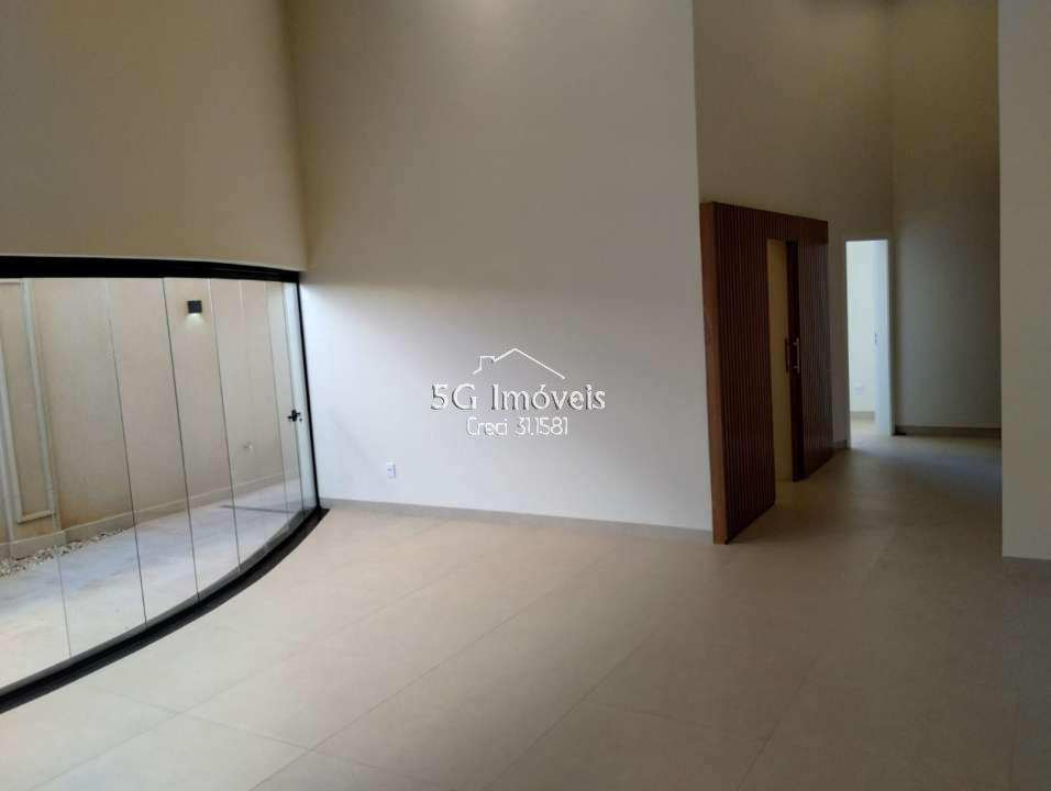 Conheça Casa no Condomínio Damha VI - 556 - 5 5