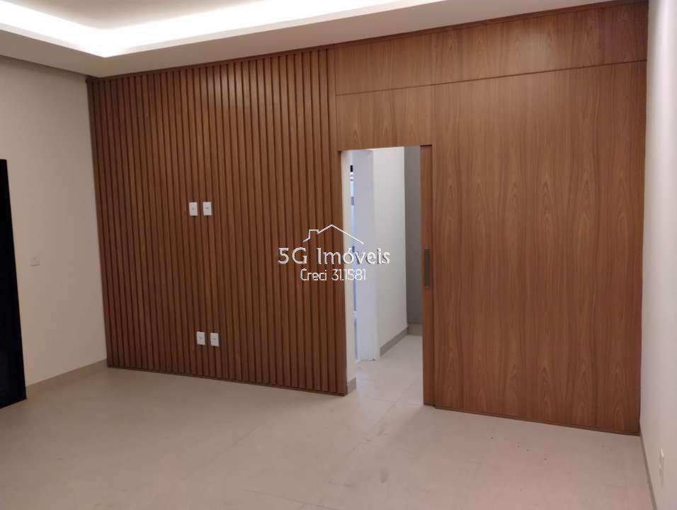 Conheça Casa no Condomínio Damha VI - 556 - 12 12