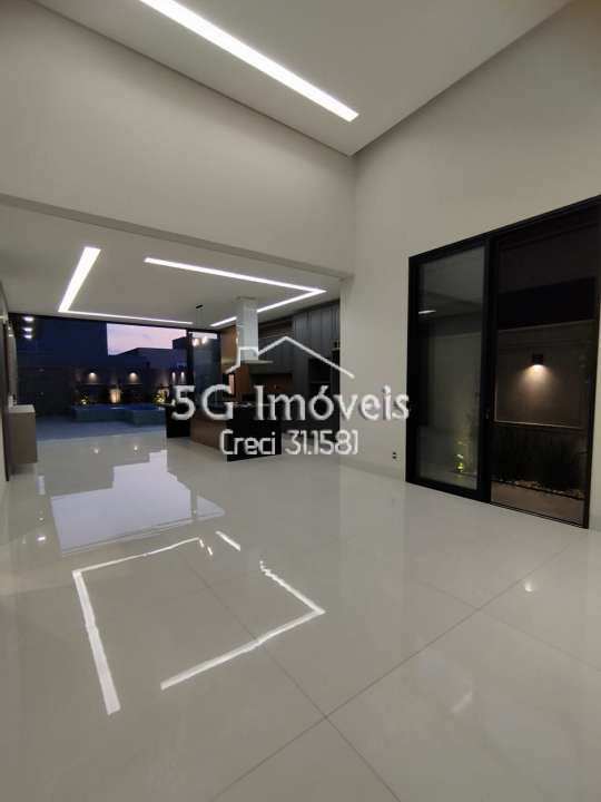 Conheça Linda Casa no Condomínio Quinta do Lago 1 - 588 - 9 9