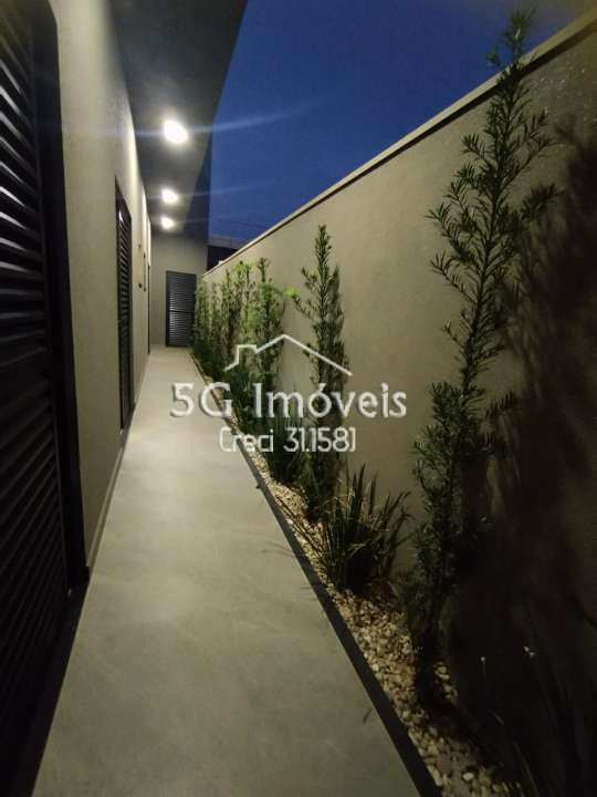 Conheça Linda Casa no Condomínio Quinta do Lago 1 - 588 - 19 19