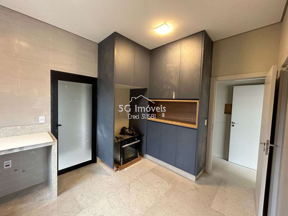 Conheça Linda Casa Village La Montagne - 667 - 12 12