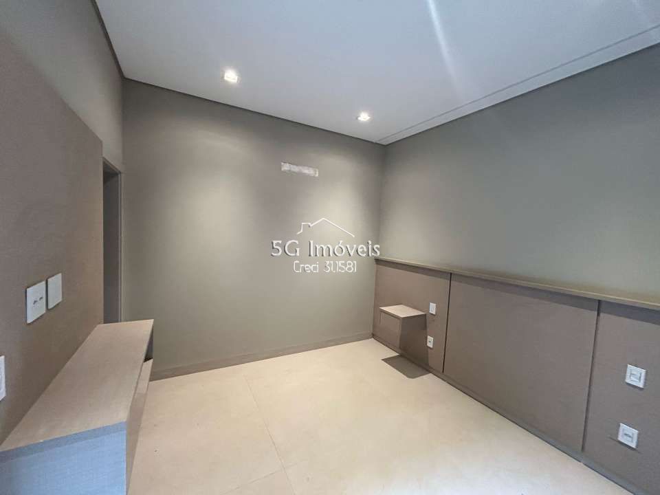 Conheça Linda Casa Village La Montagne - 667 - 15 15