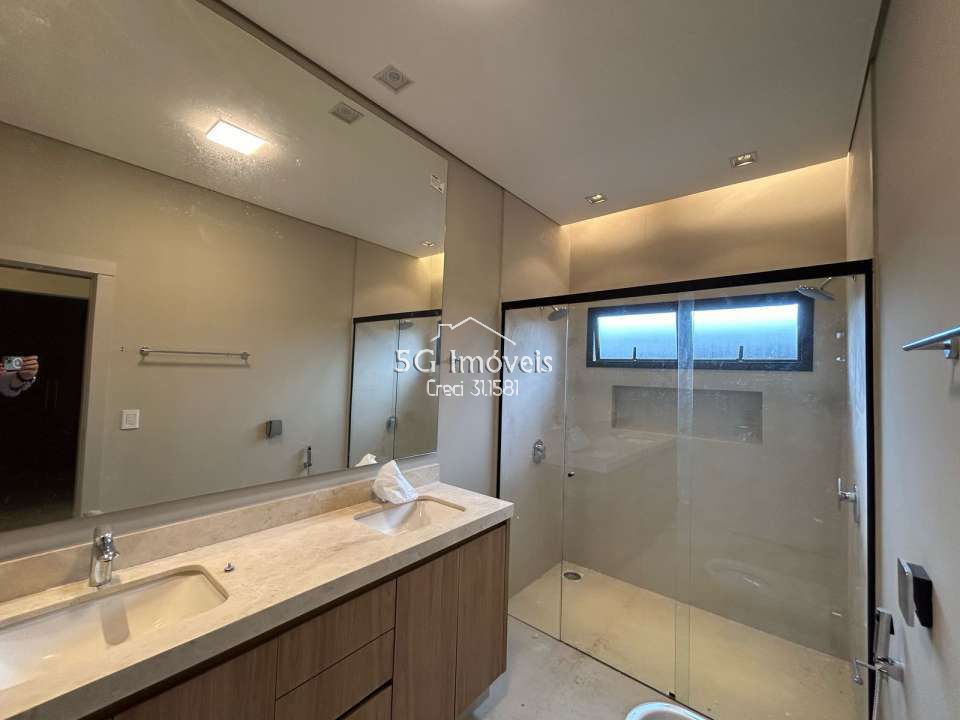 Conheça Linda Casa Village La Montagne - 667 - 18 18