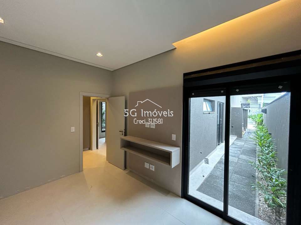 Conheça Linda Casa Village La Montagne - 667 - 24 24