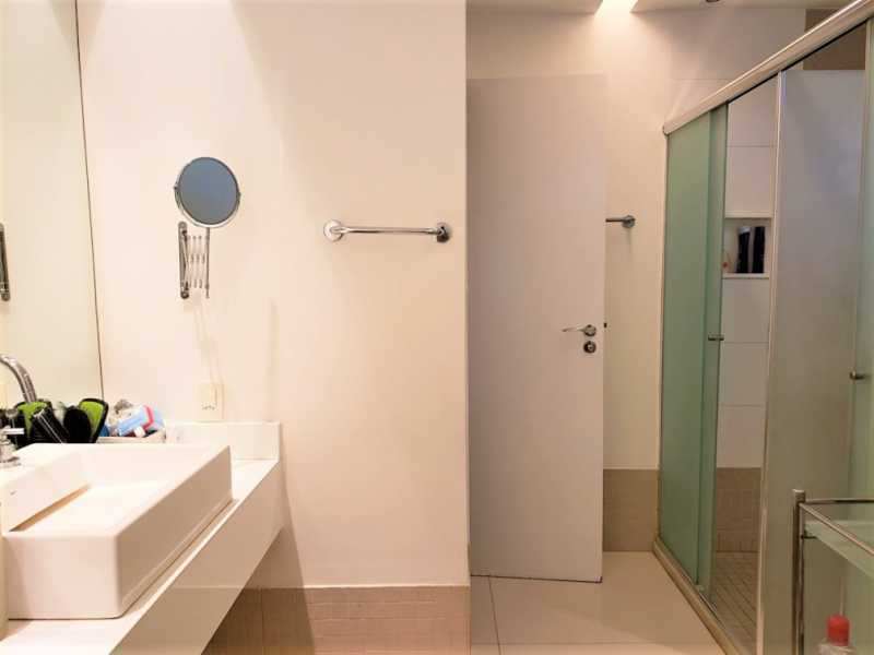 Casa à venda com 4 quartos, 387m² - Foto 9