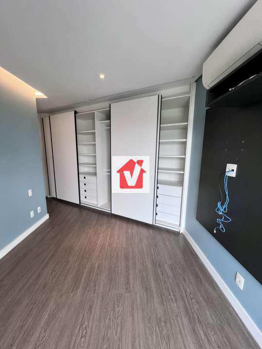 Suíte Master com armários e Painel TV - 14
