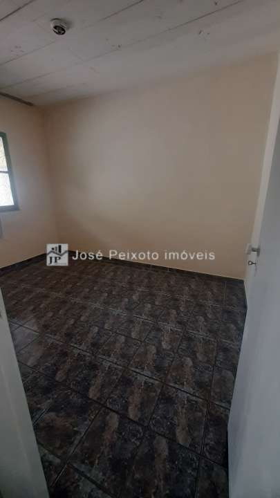 Quarto Casa dos Fundos - 27