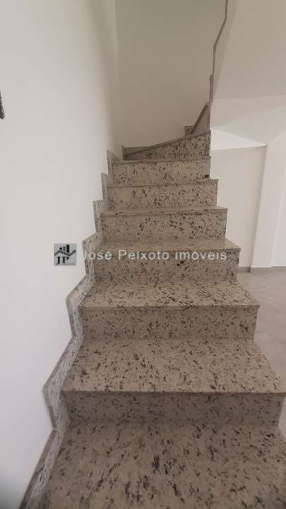 Escada de Acesso ao 2º Pav - 18