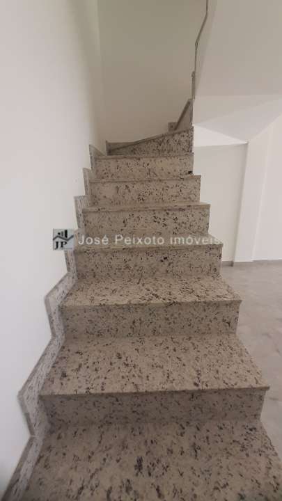 Escada de Acesso ao 2º Pav - 19
