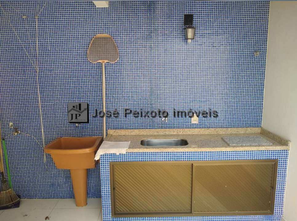Área de Serviço - 18