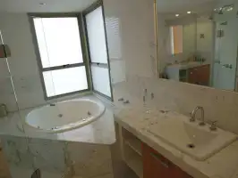 SUITE 4 - 16