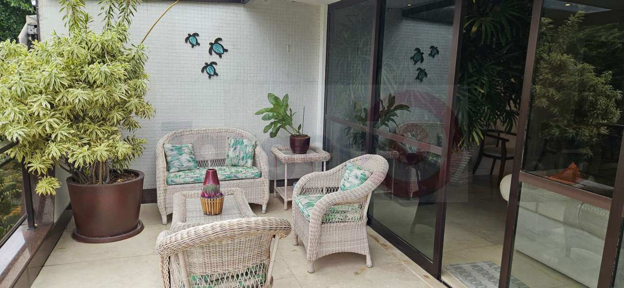 Varanda frontal andar de baixo - 19