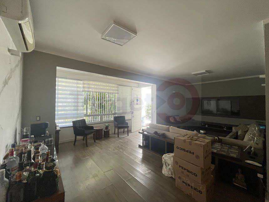 Conheça Casa com 4 Quartos à venda, 242m² - Tijuca - 6006 - 9 9