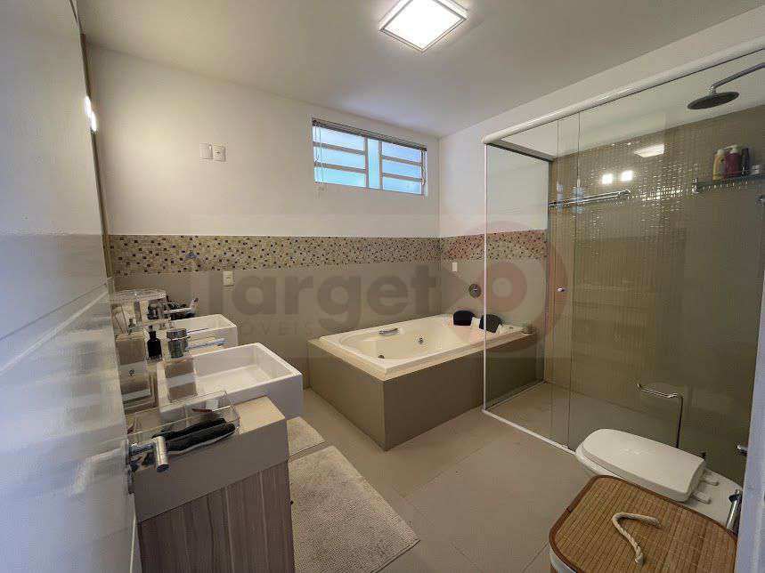 Conheça Casa com 4 Quartos à venda, 242m² - Tijuca - 6006 - 13 13