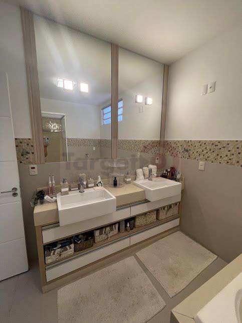 Conheça Casa com 4 Quartos à venda, 242m² - Tijuca - 6006 - 14 14