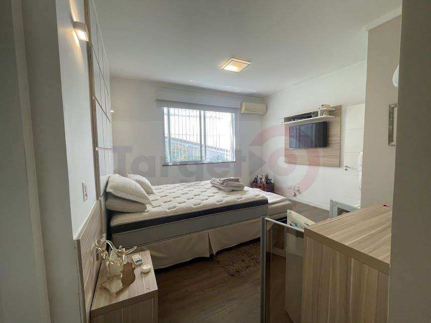 Conheça Casa com 4 Quartos à venda, 242m² - Tijuca - 6006 - 21 21