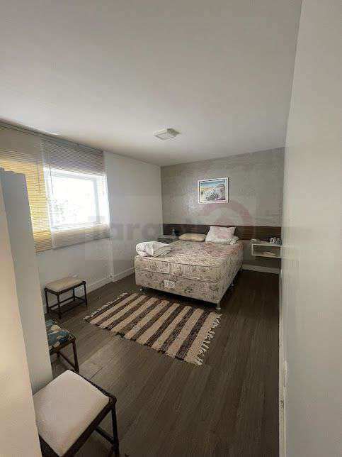 Conheça Casa com 4 Quartos à venda, 242m² - Tijuca - 6006 - 44 44