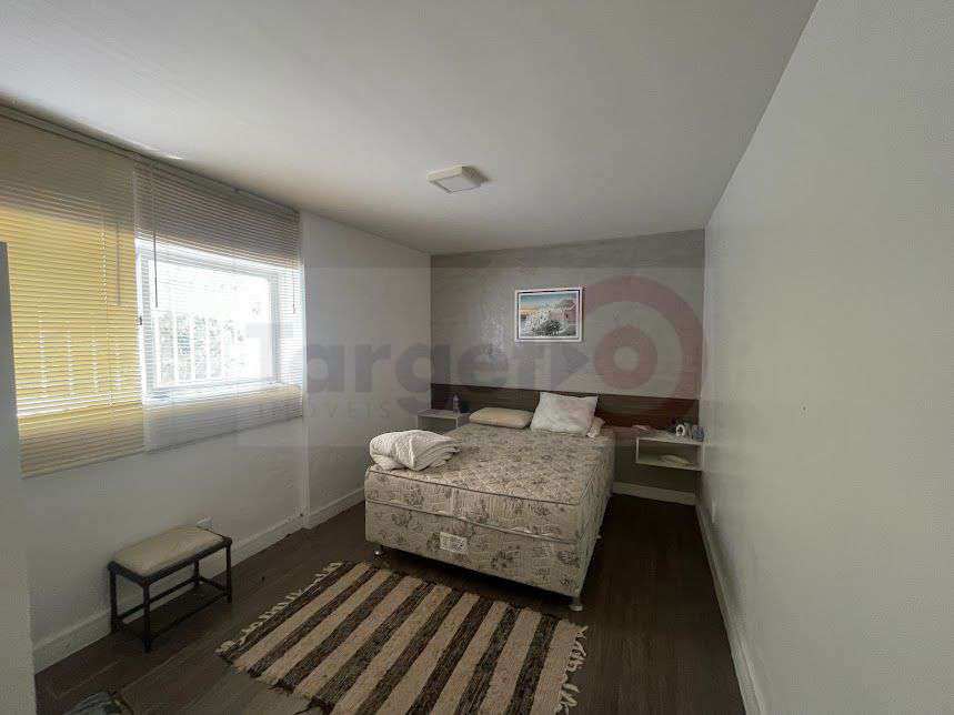 Conheça Casa com 4 Quartos à venda, 242m² - Tijuca - 6006 - 48 48