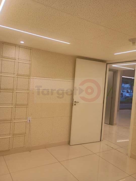 Conheça Excelente Conjunto de Lojas Barra da Tijuca - Jardim Oceânico - 011 - 30 30
