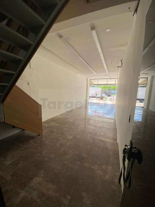 Conheça Excelente Loja Locação Barra da Tijuca - Jardim Oceânico - 026 - 17 17