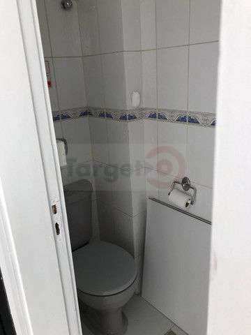 Conheça Oportunidade na Barra da Tijuca: Sala Comercial no Golden Center - 017 - 21 21