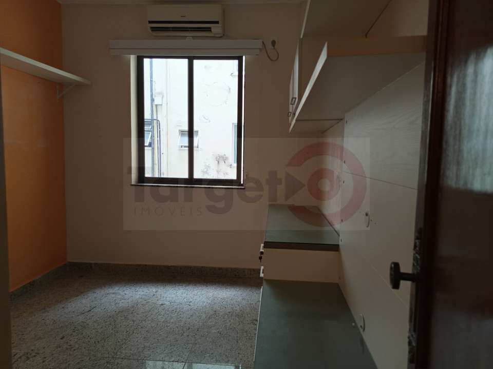 Conheça Excelente Apartamento na Praia de Copacabana Posto 4 Rua Constante Ramos - 019 - 10 10