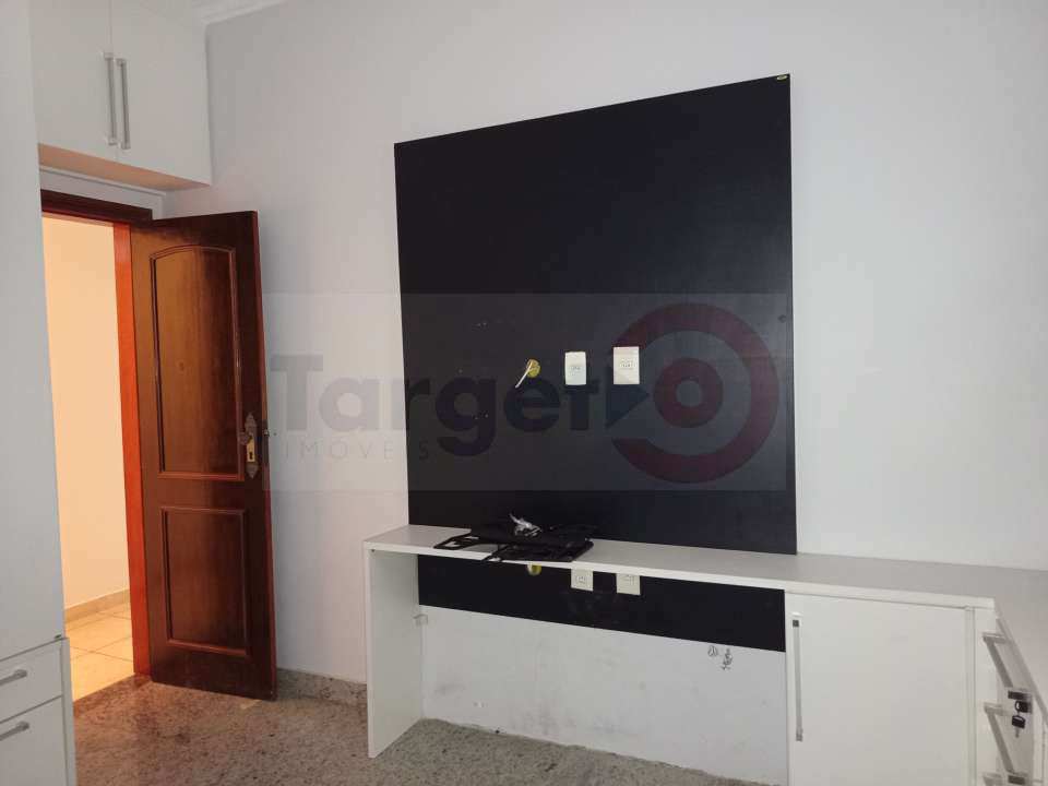 Conheça Excelente Apartamento na Praia de Copacabana Posto 4 Rua Constante Ramos - 019 - 18 18
