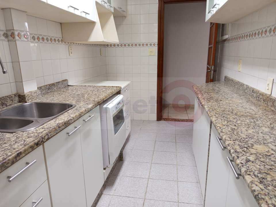 Conheça Excelente Apartamento na Praia de Copacabana Posto 4 Rua Constante Ramos - 019 - 32 32