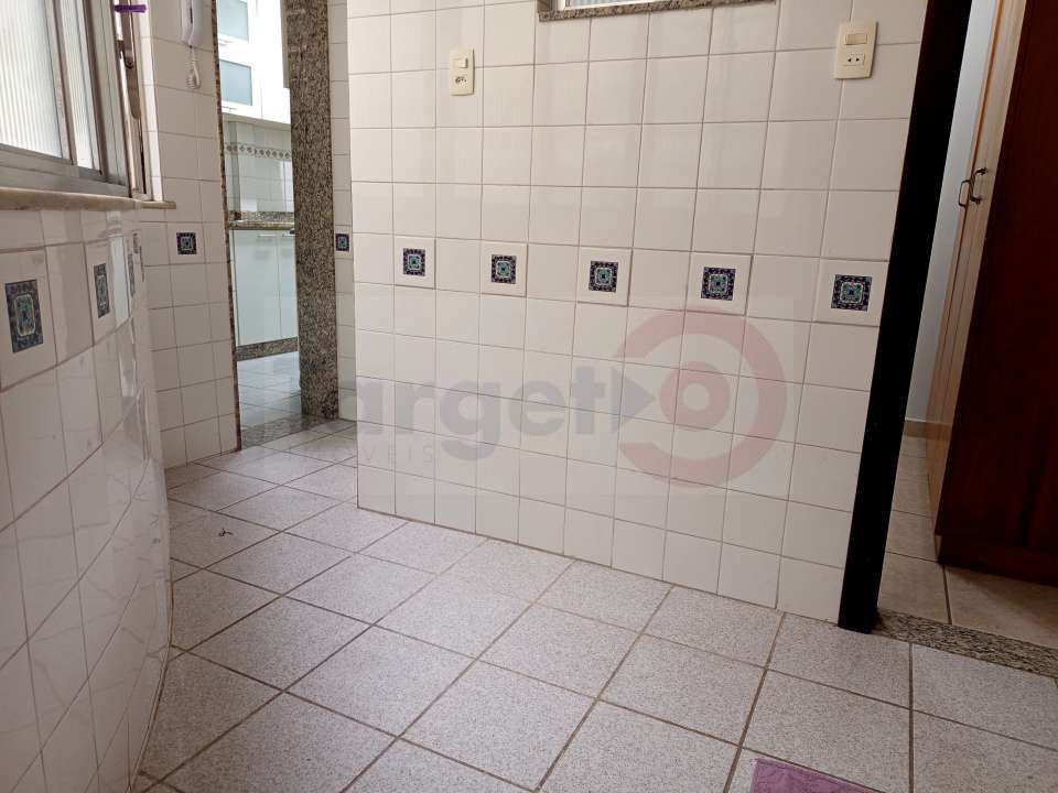 Conheça Excelente Apartamento na Praia de Copacabana Posto 4 Rua Constante Ramos - 019 - 37 37