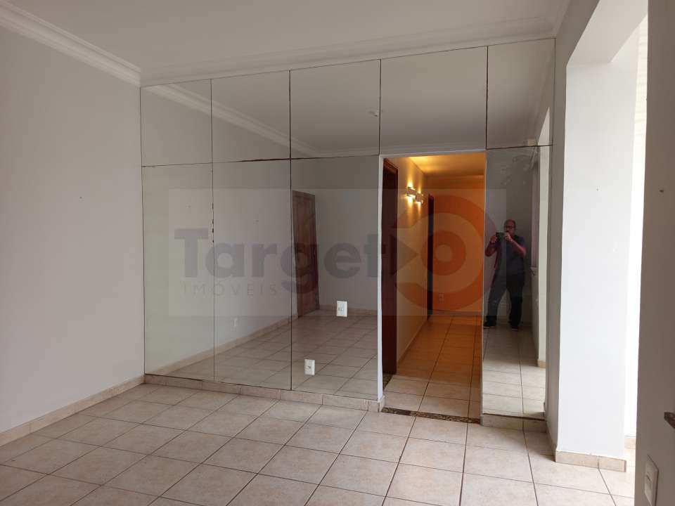 Conheça Excelente Apartamento na Praia de Copacabana Posto 4 Rua Constante Ramos - 019 - 43 43