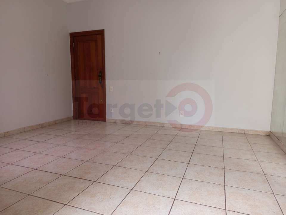 Conheça Excelente Apartamento na Praia de Copacabana Posto 4 Rua Constante Ramos - 019 - 49 49