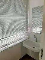 32 32