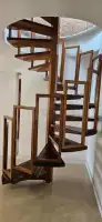 Escada em madeira acesso 2º andar - 33