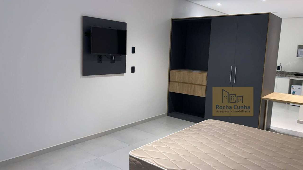 Studio 2 - 6