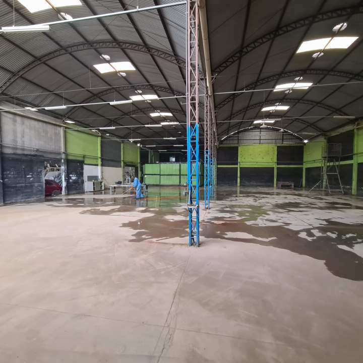 Conheça Excelentes Complexos com 4 Galpões Juntos em Belford Roxo-Venda - 5099 - 7 7
